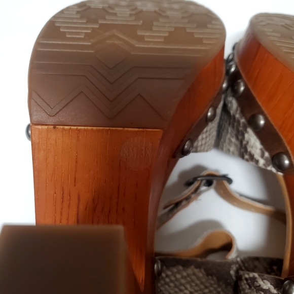 Lucky Brand Nessah Open Toe Sandal Shoes Chunky Heel Snakeskin Studs Leather 8M - Picture 11 of 16